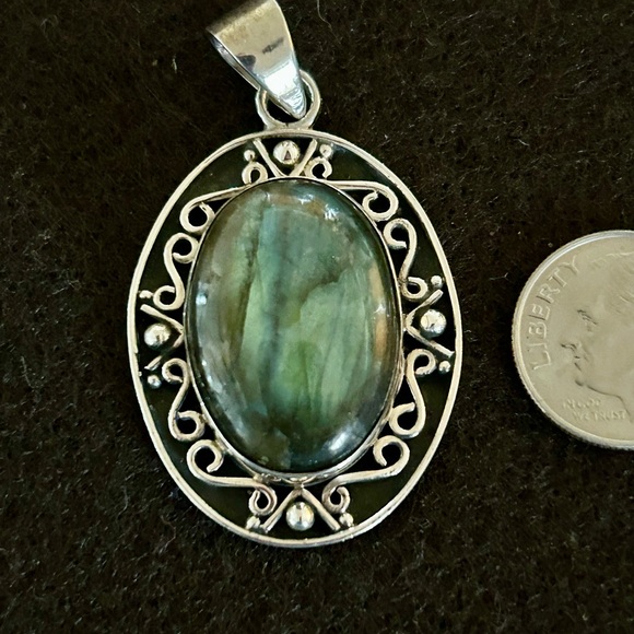 Labradorite pendent - Picture 2 of 5